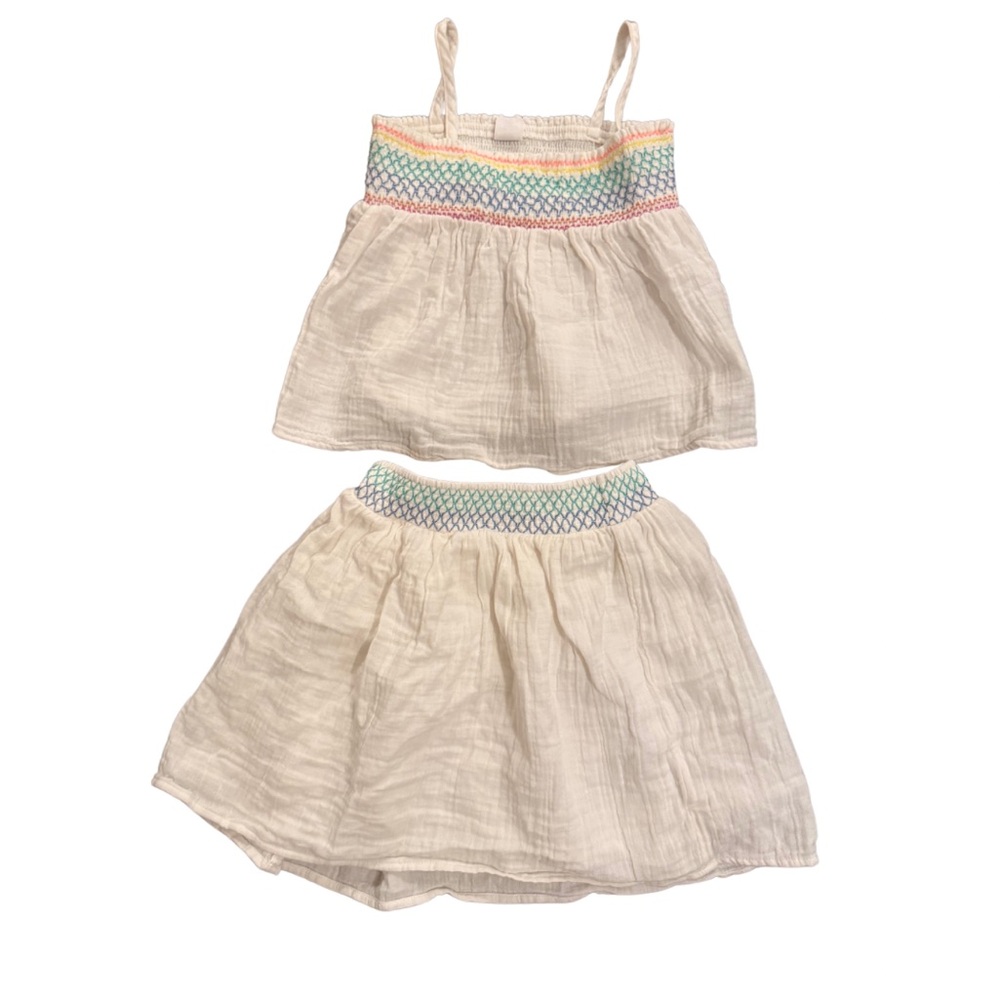 Gap Girls white crinkled gauze set with rainbow smocking 5T excellent condition